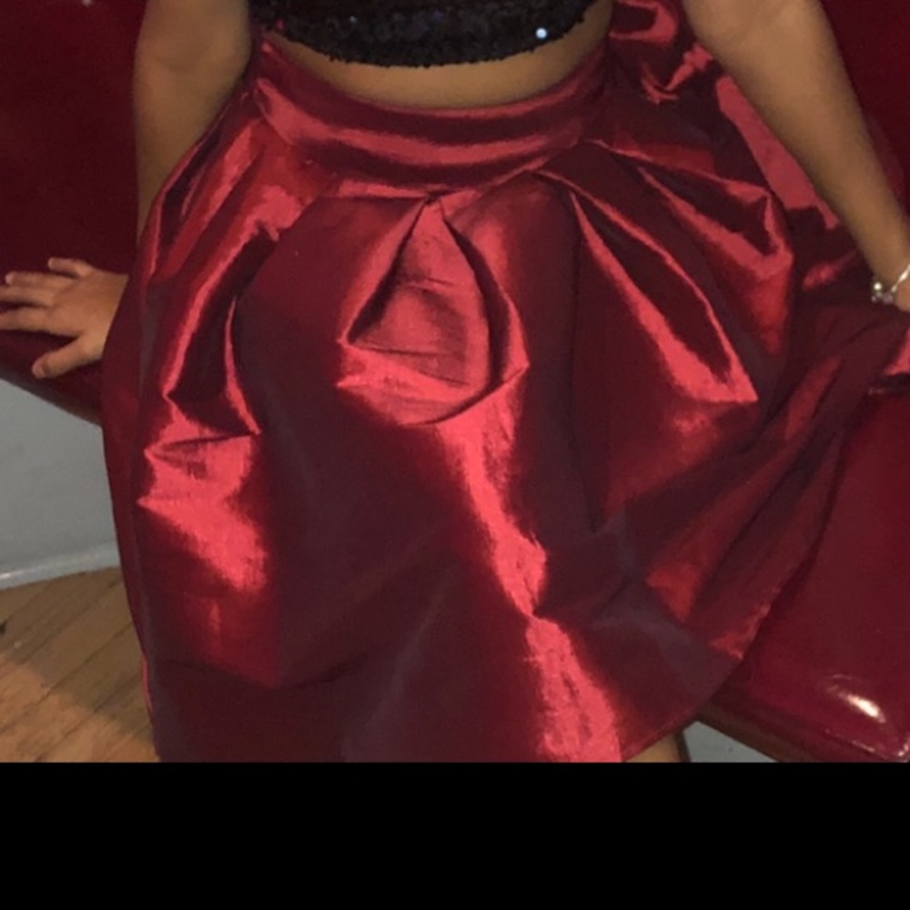 Skirt !! - Picture 2 of 2